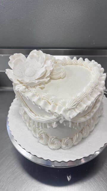 Cakes I decorated this week π©π»βπ³ππ©·
#Cakes #cakedecorator #cakedecorating #dallastxcakes #txcakes