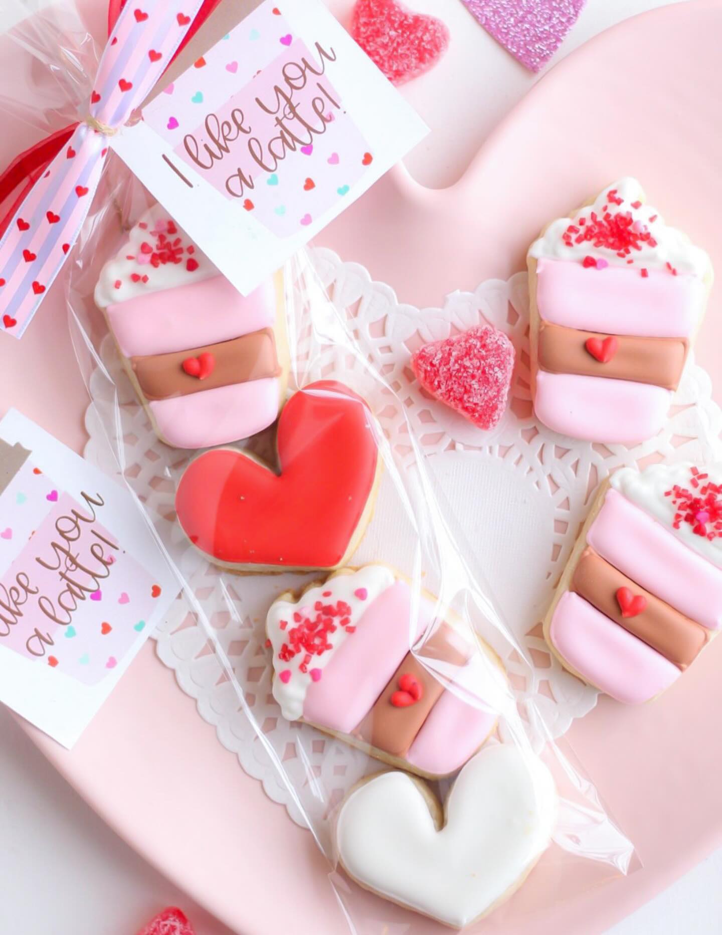 Something sweet is coming ππͺ
Valentineβs Day cookie orders opening soon π
#sugarcookies #dallascakedecorator #dallascookiedecorator